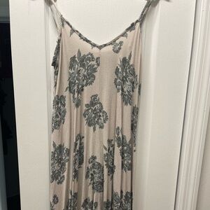 Loose, comfortable dress size M